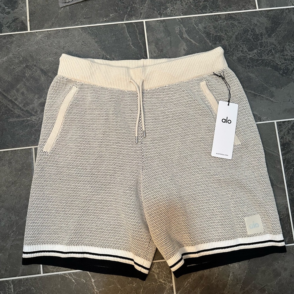 ALO Yoga Men's Cream and Black Shorts